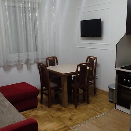 Aerodromski Smestaj Ss Belgrade Extérieur photo