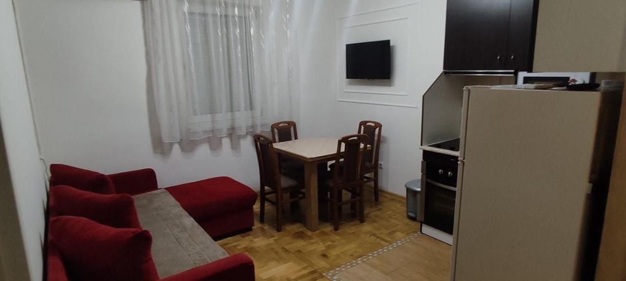 Aerodromski Smestaj Ss Belgrade Extérieur photo